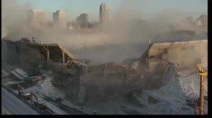 VIDEO_Metrodome_Demolition_Takes_Down_Concrete_Ring-syndImport-061042