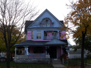 3146 Portland Ave. S. 1892, $6.000. The "Pink Ingham." A flamboyant Ingham transitional Queen Anne, decked out for Halloween. (Photo by Madeline Douglass)
